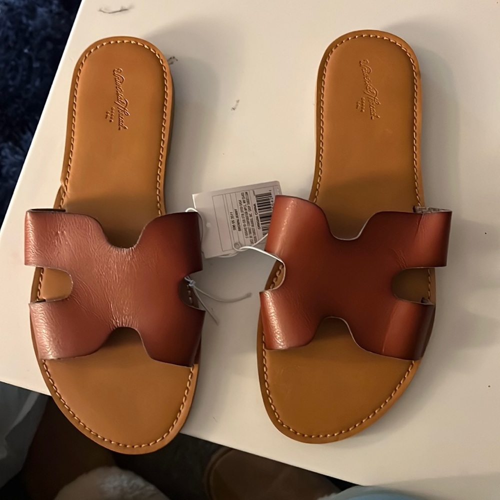 NWT Sandals